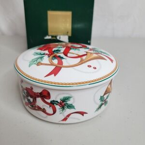 Vintage Mikasa "Jubilation" Bone China Christmas Trinket‎ Box